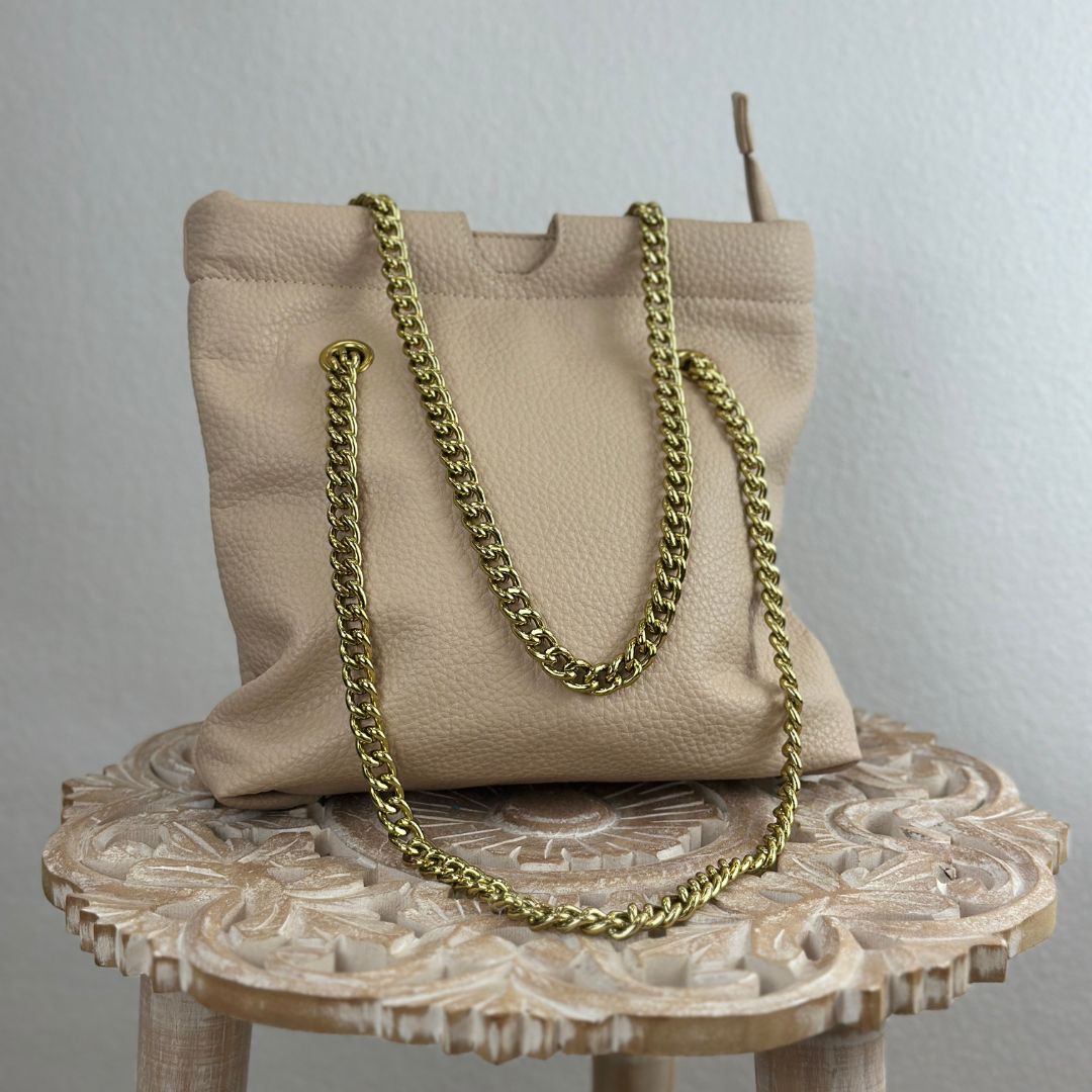 Bolso color crudo | Detalles en oro